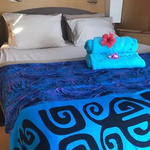 https://catamaran-apetahi.frenchpolynesia-hotels.com